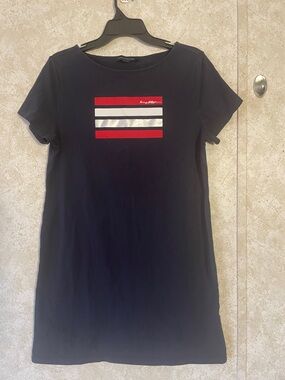 Tommy Hilfiger Navy Blue Crewneck Shirt with Signature Flag